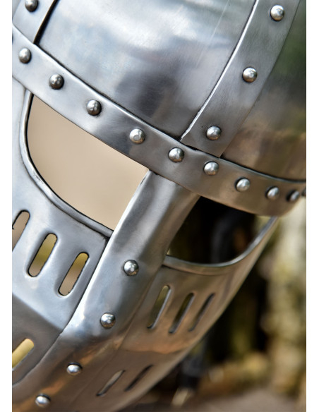 Spangenhelmet helmet with visor