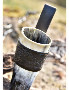 Horn holder with embossed dragon design, black 2