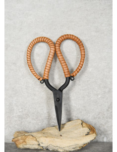 Hand-forged scissors with leather-wrapped handle 2